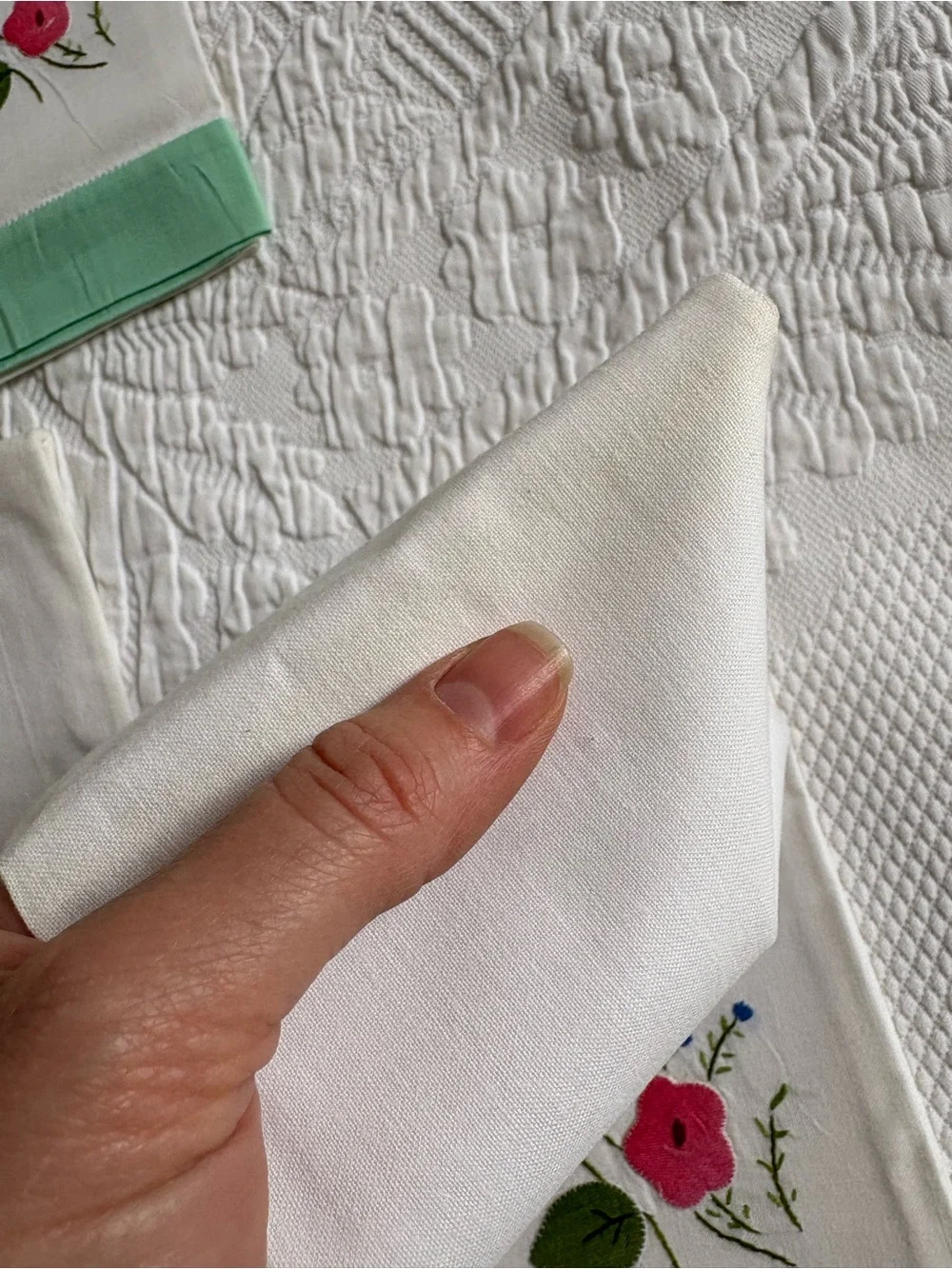 Vintage applique floral fingertip bathroom hand towels cotton lot of 5 cottage